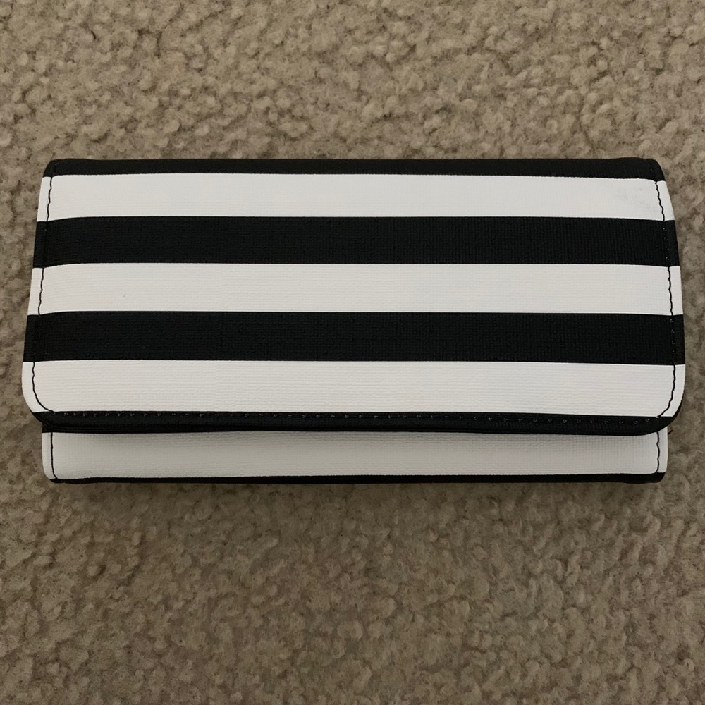 KUT From The Kloth wallet. Brand new & never used!